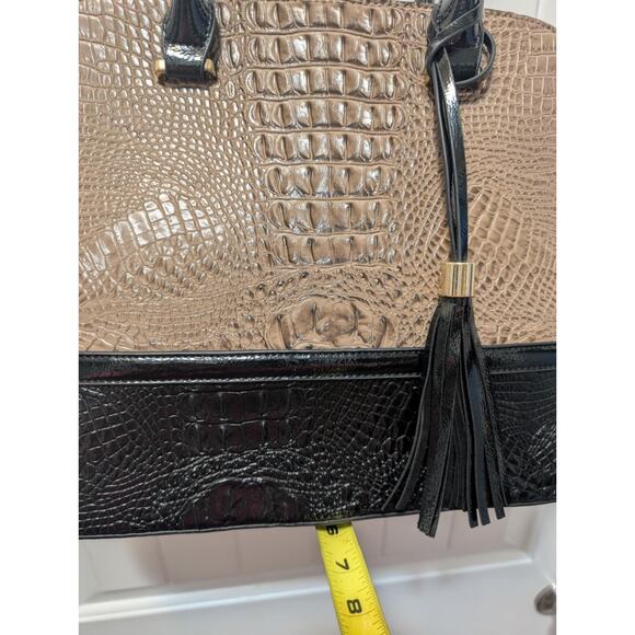 Alyssa Vegan Handbag Purse Bag Tote 2 Colored Light Brown Black Alligator Print - Picture 12 of 14